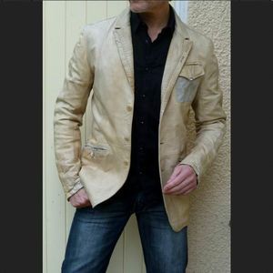 Meet your Posher, Pierre